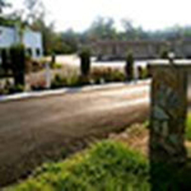 The Whispering Pines Motel- Whitestone White Stone Exterior foto
