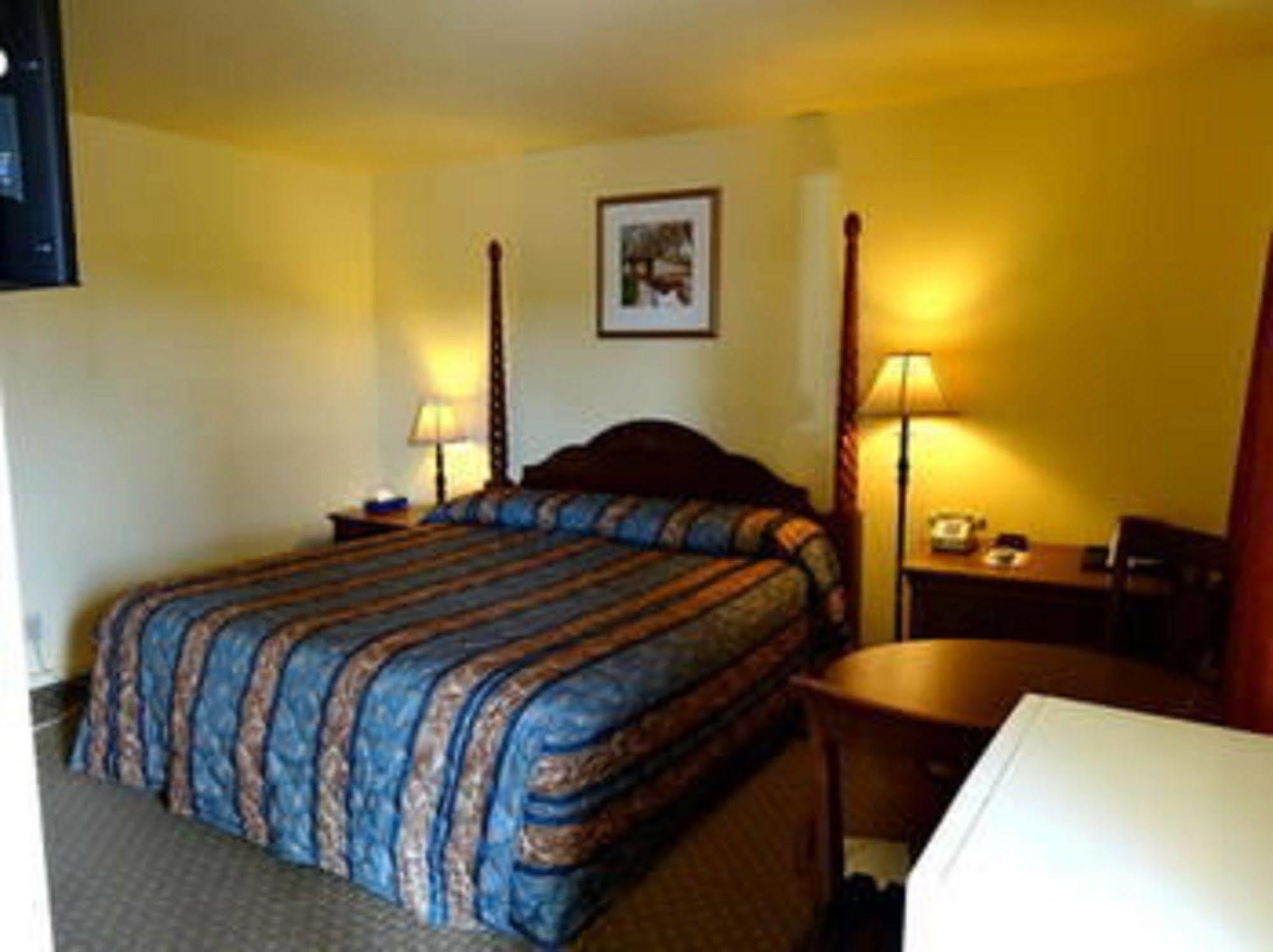 The Whispering Pines Motel- Whitestone White Stone Exterior foto